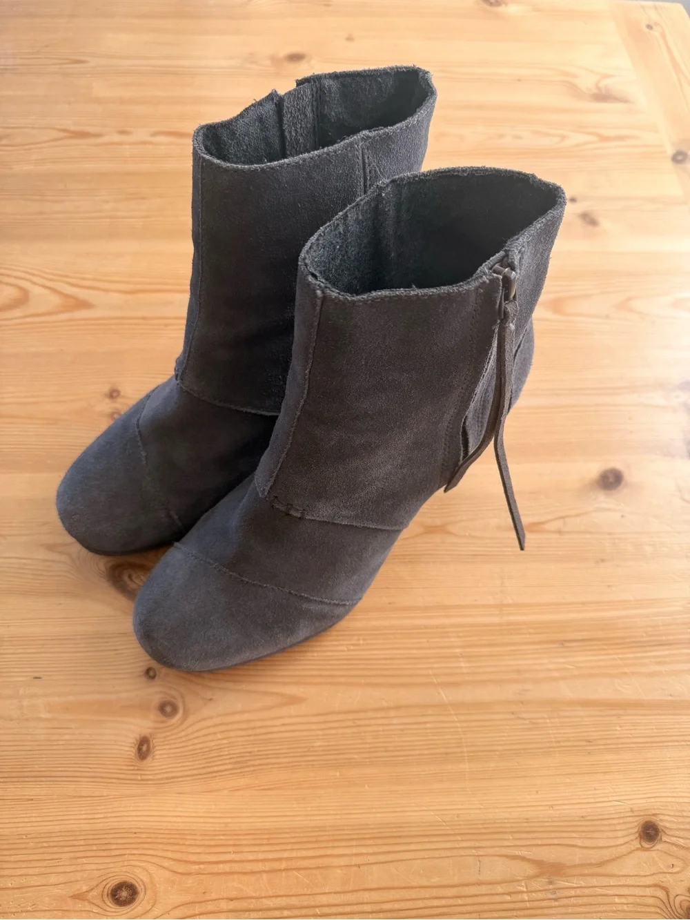 Toms Gray Suede Wedge Ankle Boots - Picture 3 of 5